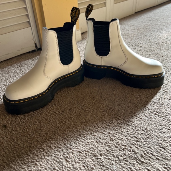 Doc Marten 2976 Quad Platform - Picture 3 of 5